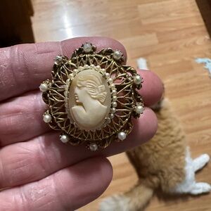 FLORENZA Brooch Vintage 1960s Victorian Style Cameo Jewelry Pin
